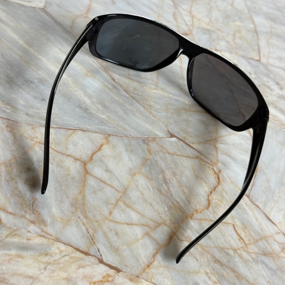 Tory Burch Black Frame Sunglasses with Green Mirrored Lenses main image 16